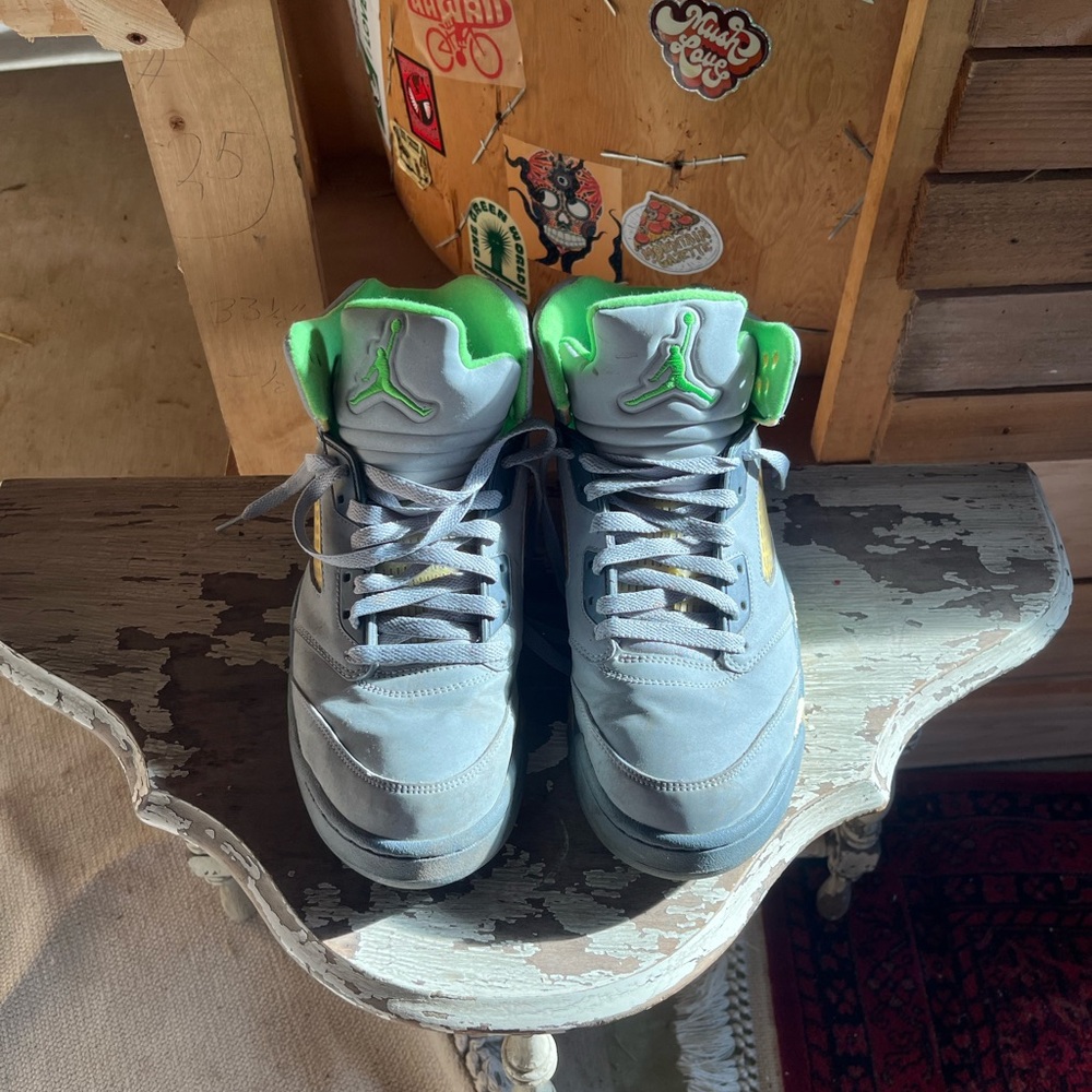 Jordan V “Green Bean” sz 10.5 - Picture 2 of 6